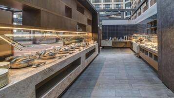 Daily full breakfast for a fee