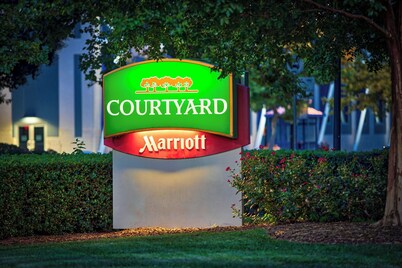 Courtyard by Marriott Hampton
