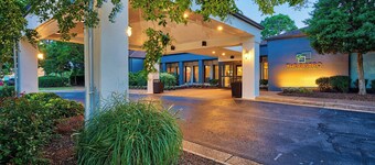 Courtyard by Marriott Hampton