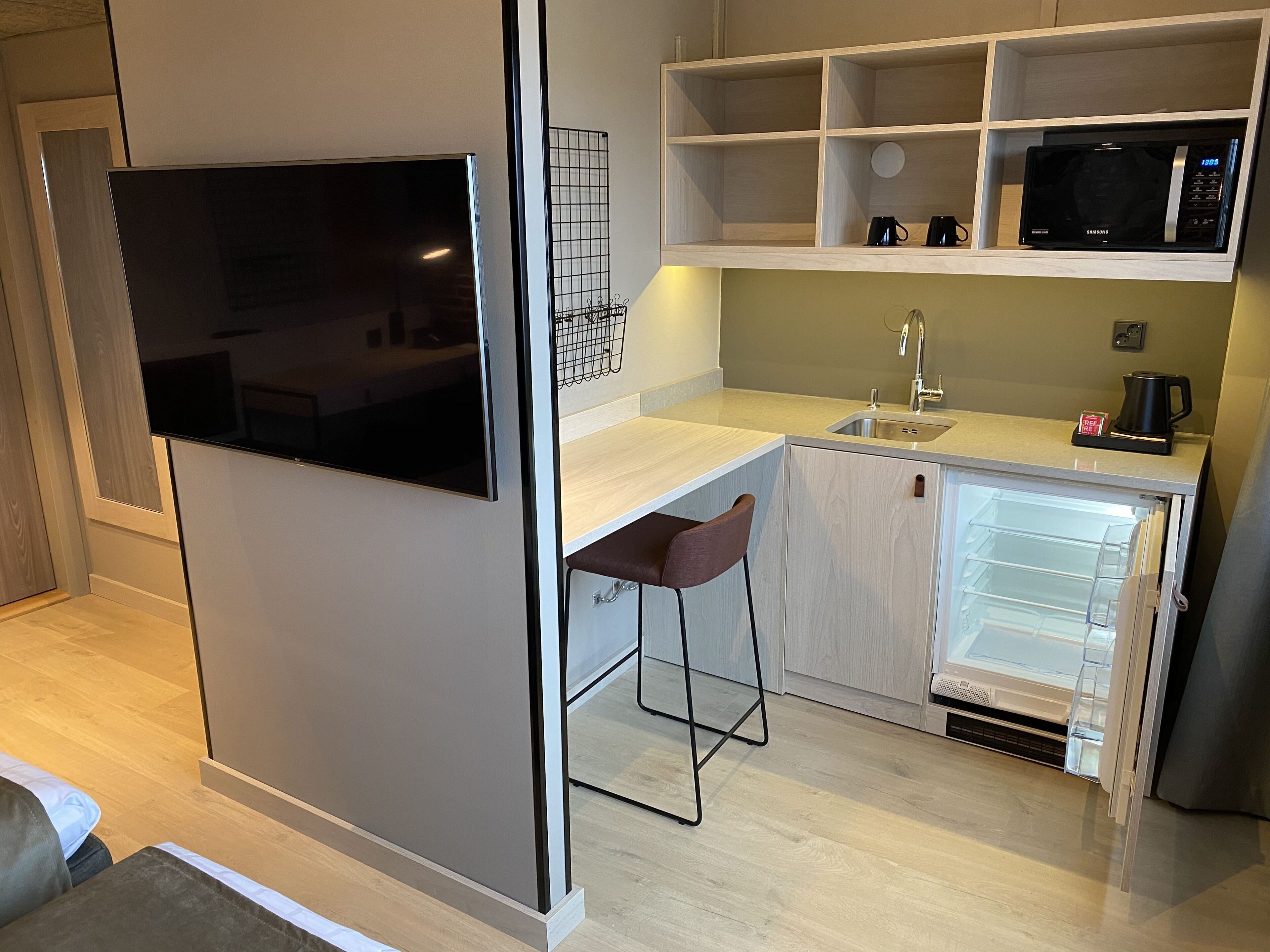 standard twin room with kitchenette | private kitchenette