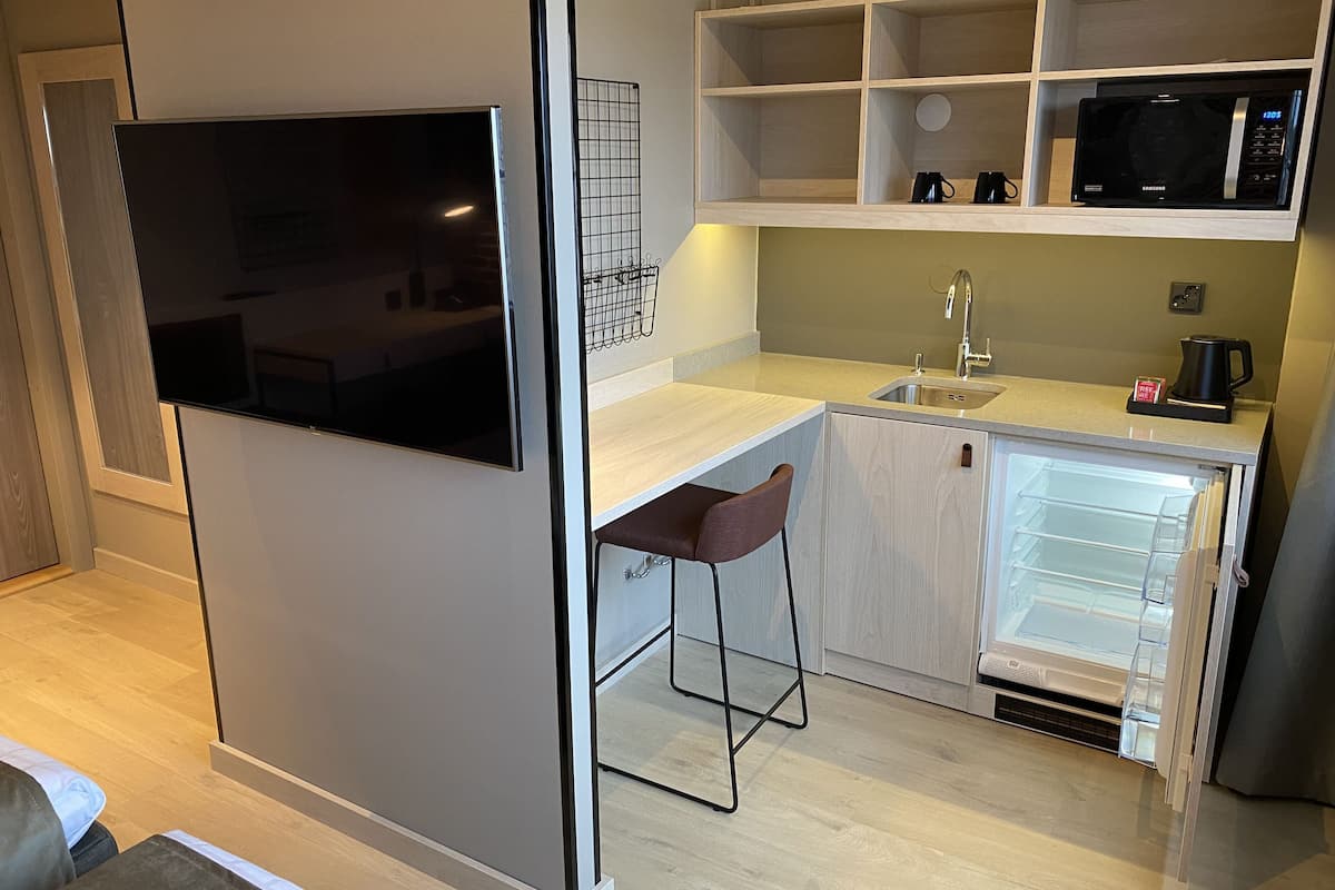 standard twin room with kitchenette | private kitchenette