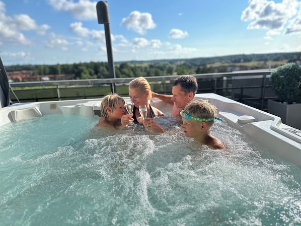 Bain à remous extérieur