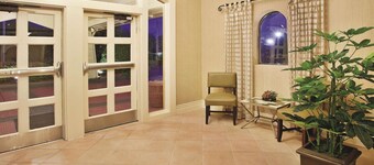 Howard Johnson by Wyndham Columbus Fort Moore