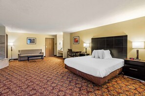 Suíte, 1 cama King, para não fumantes, banheira de hidromassagem (with Sofabed) | Escrivaninha, espaço de trabalho para notebook