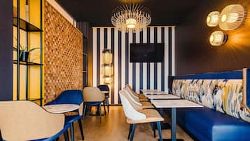 Frukostbuffé varje dag (EUR 13.50 per person)