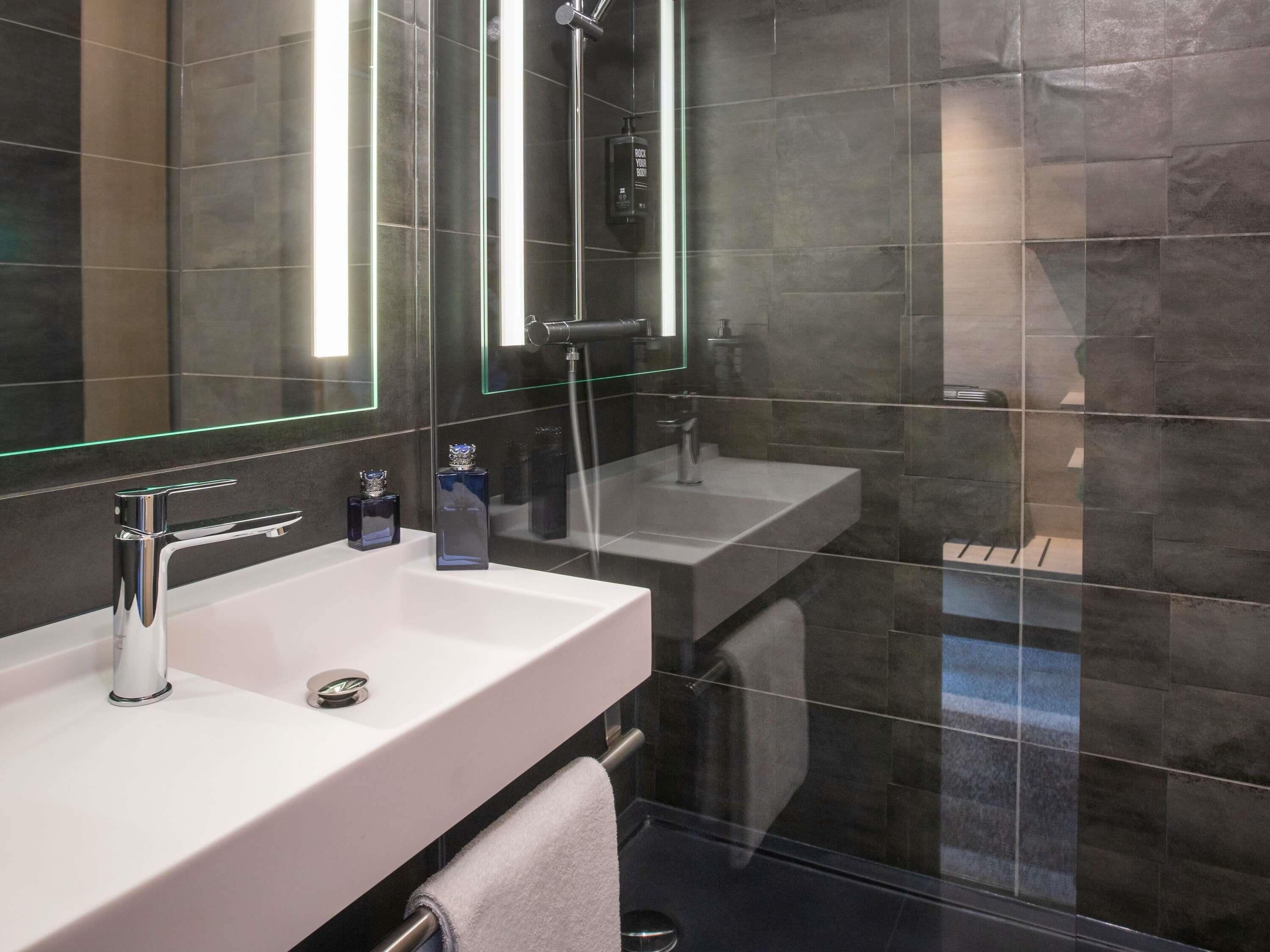 Standard Room, 1 Double Bed | Desk, laptop workspace, blackout drapes, soundproofing