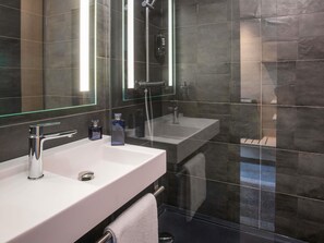 Eco-friendly toiletries, hair dryer, towels - ibis Nancy Centre Stanislas (Nancy)