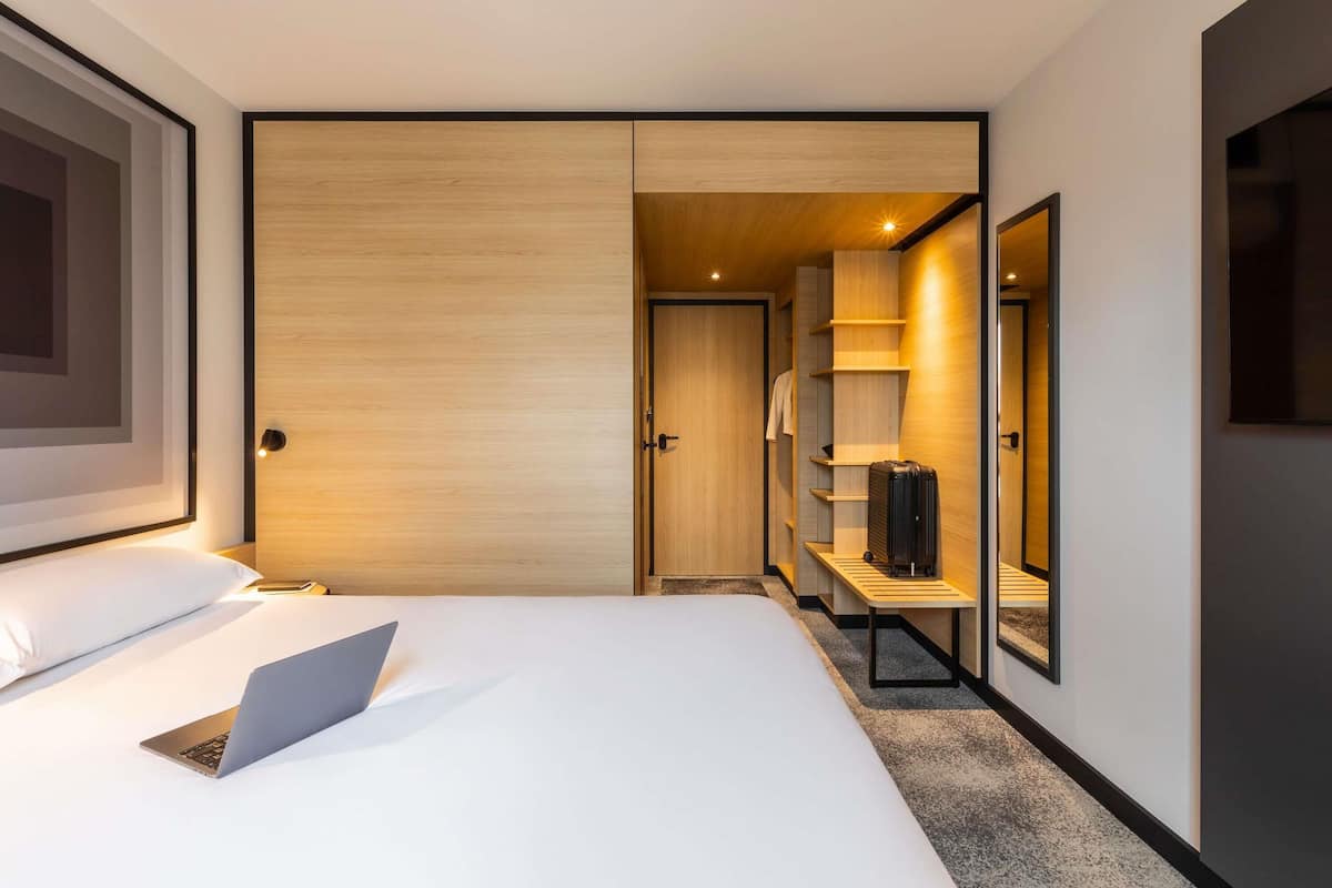 Standard Room, 1 Double Bed | Desk, laptop workspace, blackout curtains, soundproofing