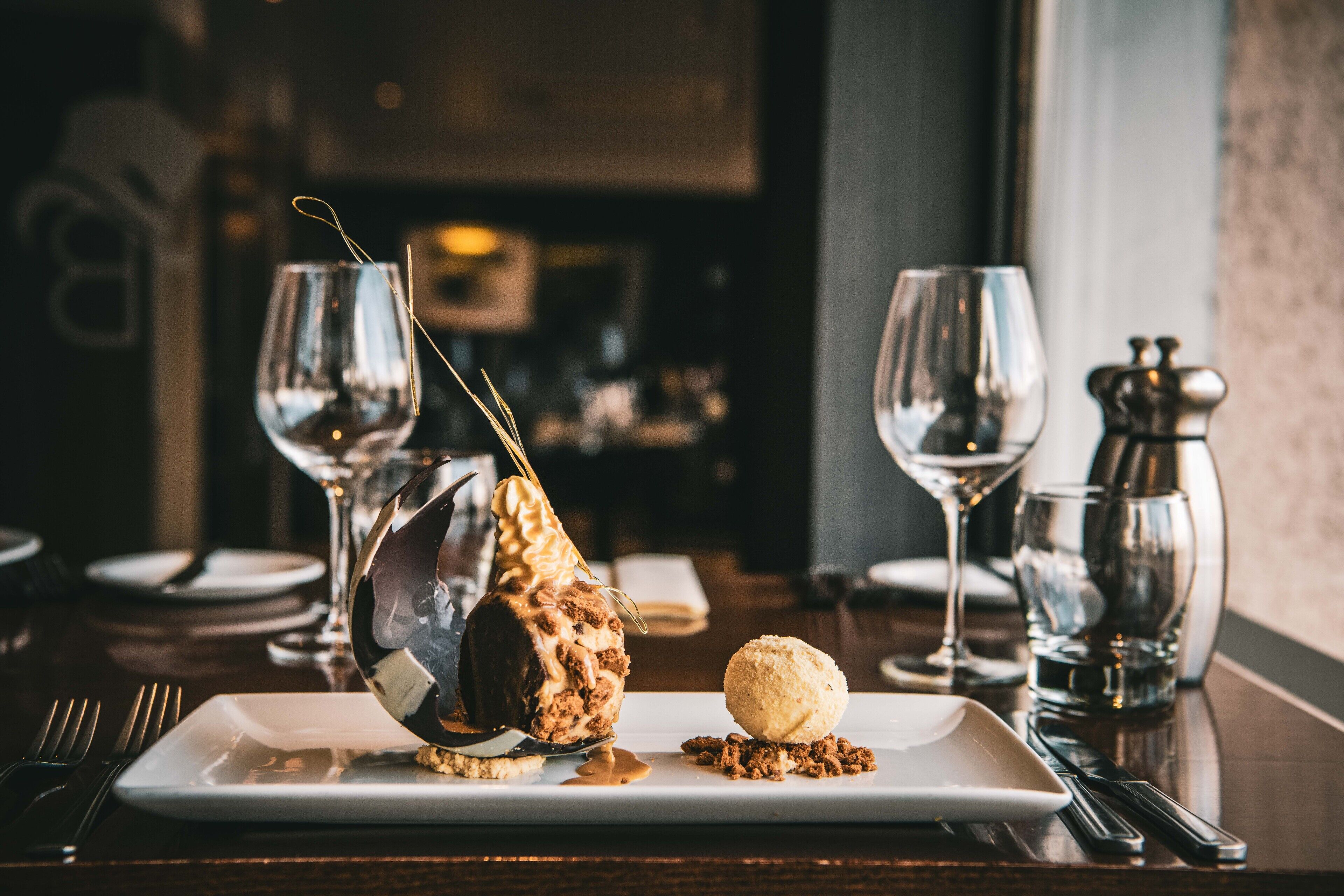 breakfast, lunch and dinner served