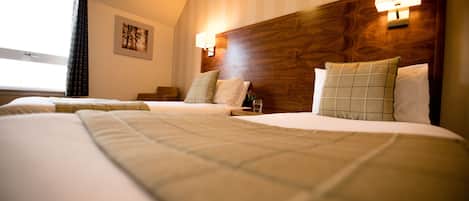 Superior Twin Room | Iron/ironing board, free WiFi, bed sheets