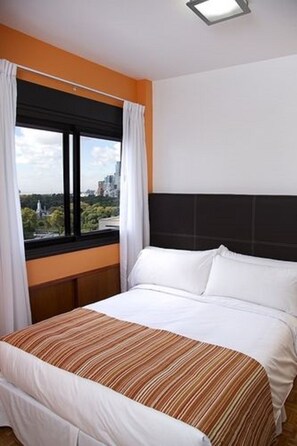 3 kamar tidur, seprai premium, brankas, dan tirai kedap cahaya