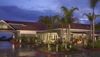 Hotel entrance at Laguna Cliffs Marriott Resort and Spa
