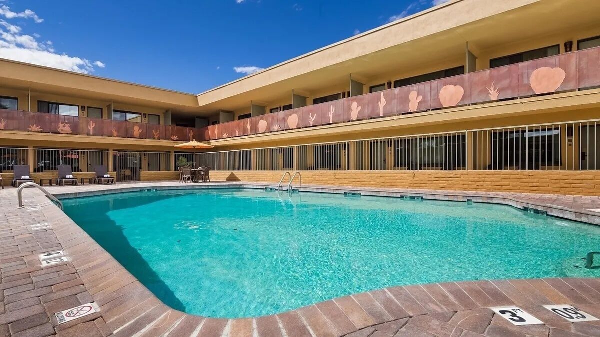 outdoor pool, pool loungers