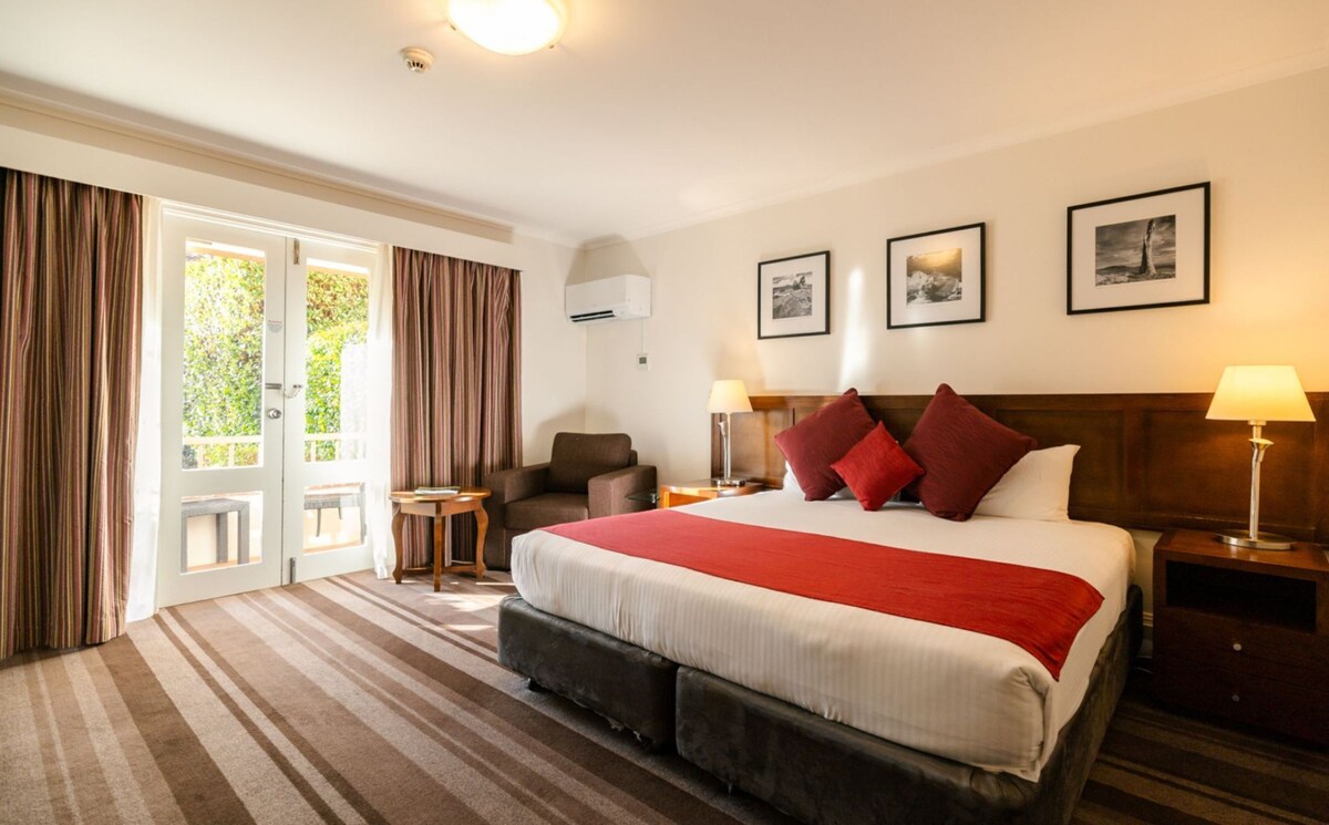 Mercure Canberra