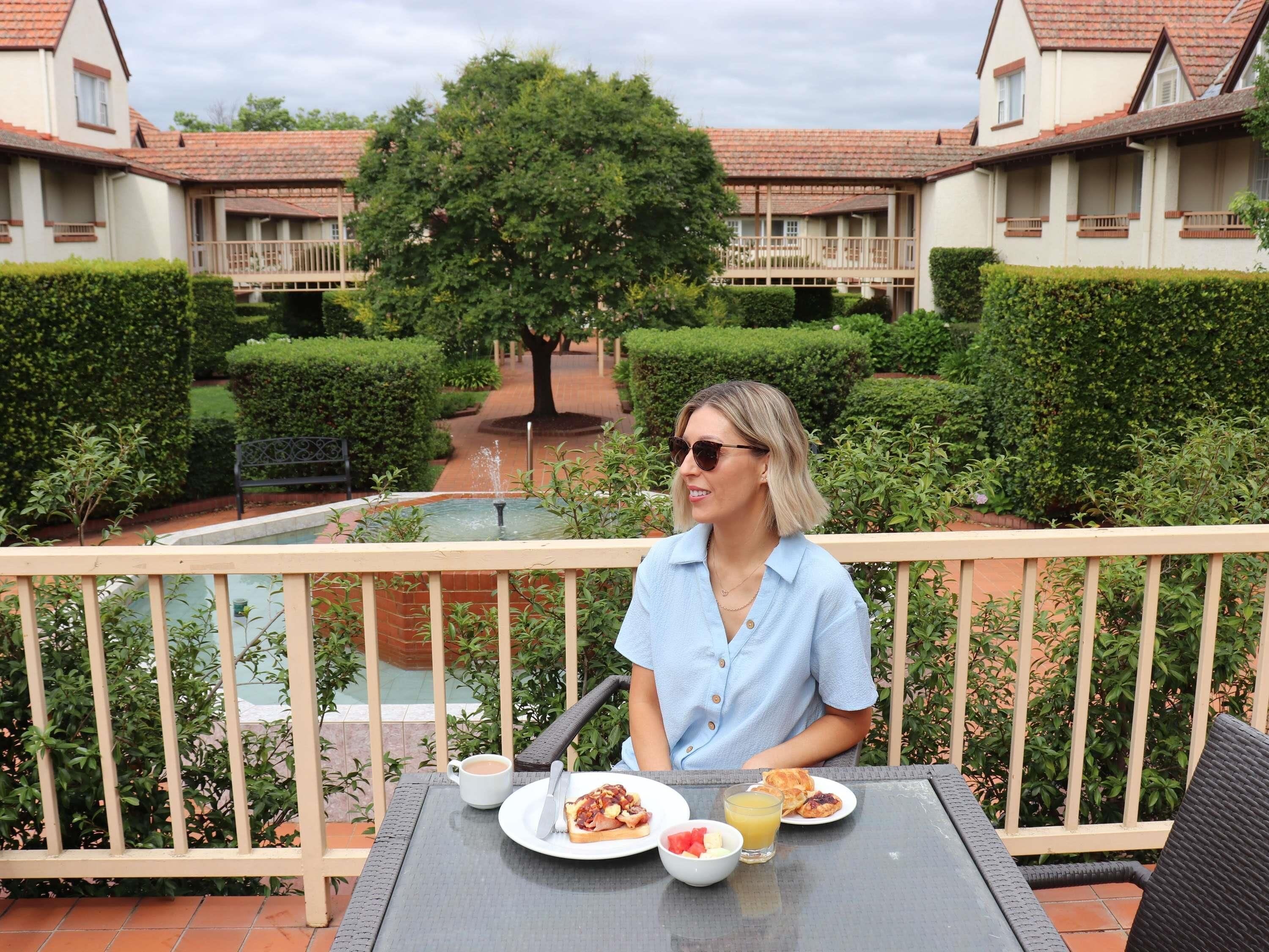 2 restaurants, breakfast, lunch, dinner served; local cuisine 