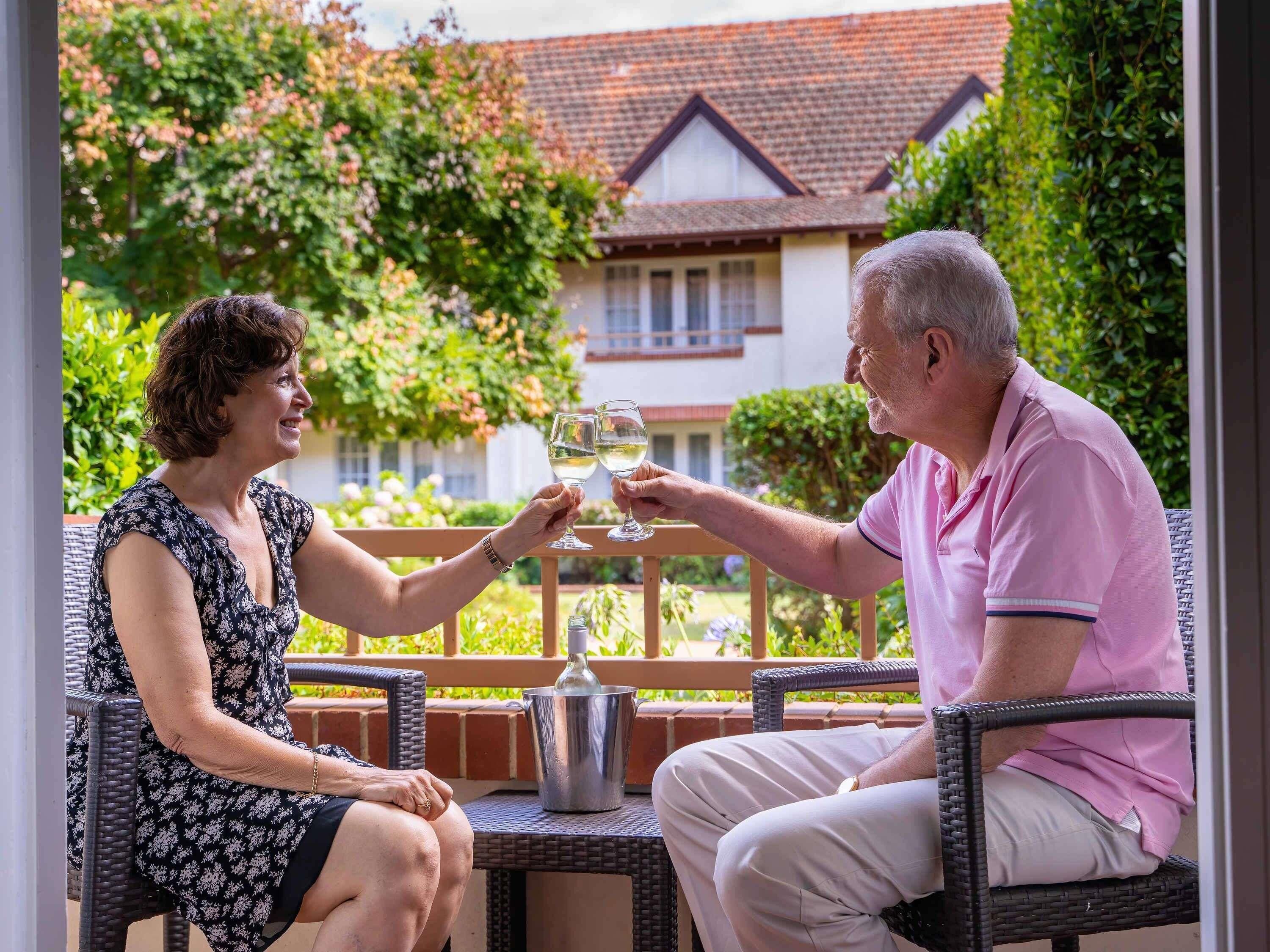 Habitación ejecutiva, 1 cama King size | Minibar, caja de seguridad en la habitación y escritorio 