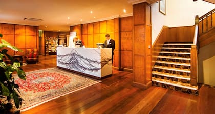 Mercure Canberra