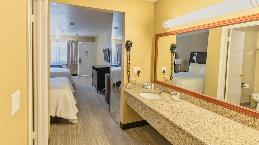 The Oakhurst Inn at Yosemite