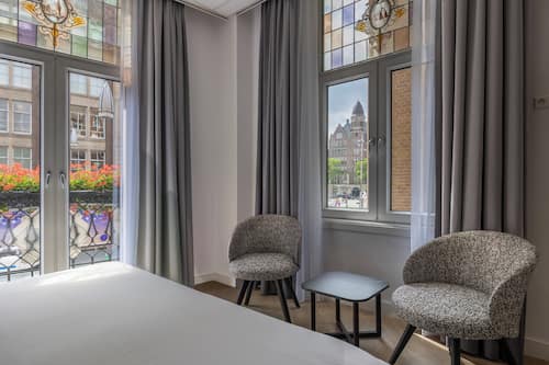 Superior Room, City View | Hypo-allergenic bedding, in-room safe, blackout drapes, soundproofing
