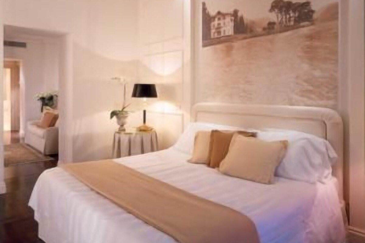 Minibar, in-room safe, blackout drapes, soundproofing