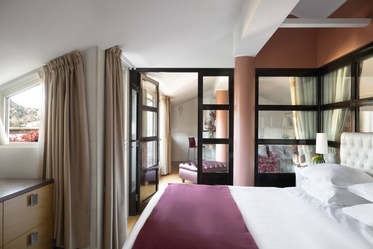 Cavour Suite | Bar mini, peti besi dalam bilik, langsir/tirai gelap terus, kalis bunyi 