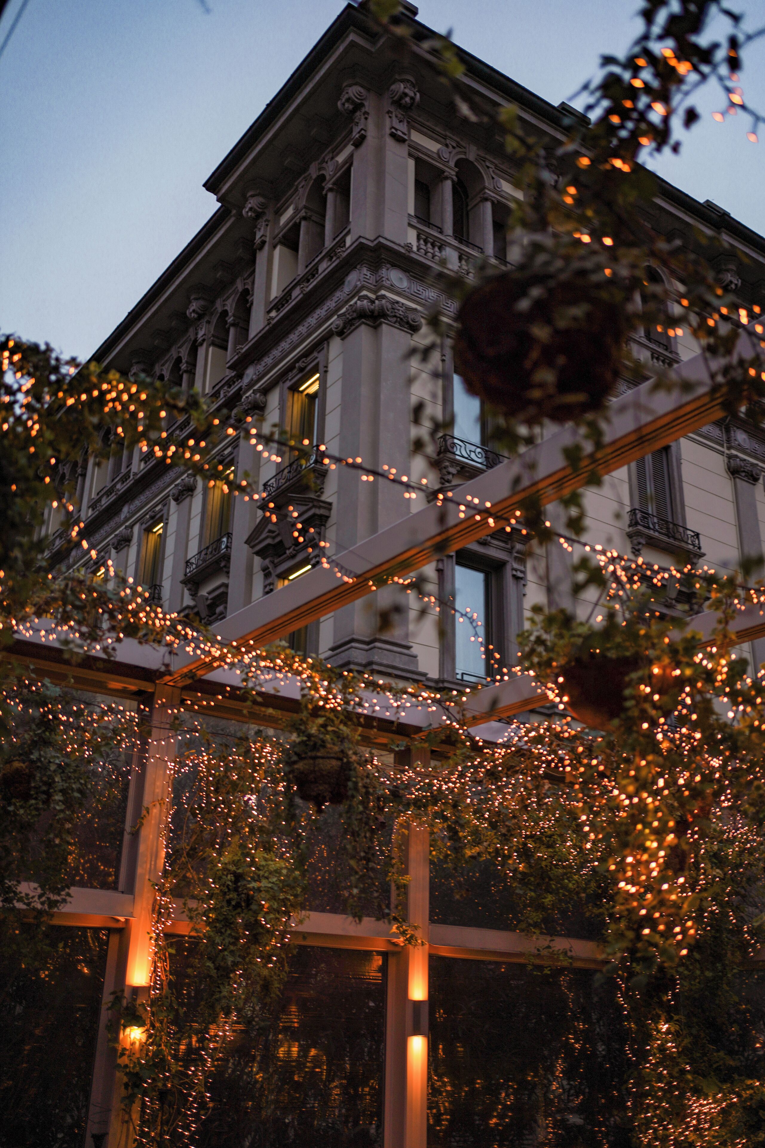 breakfast and dinner served