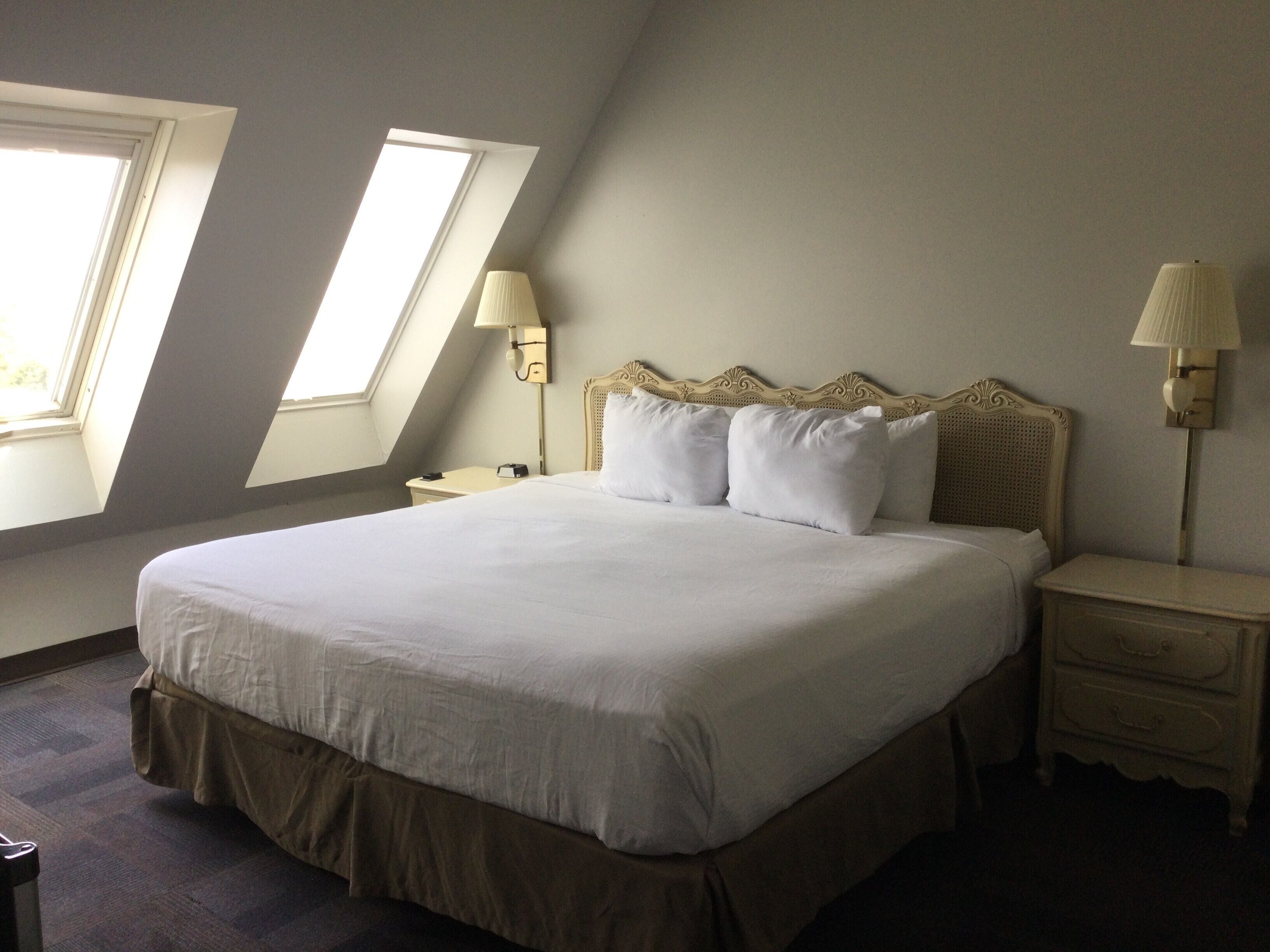 Chambre Standard, 1 très grand lit | Bureau, espace de travail pour ordinateur portable