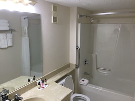 Bañera con ducha, bañera con aguas termales