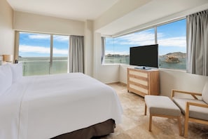 Master Suite, 3 bedrooms, Plus | Coffres-forts dans les chambres, rideaux occultants