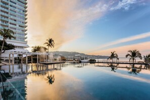 Outdoor pool, cabanas (surcharge), pool umbrellas