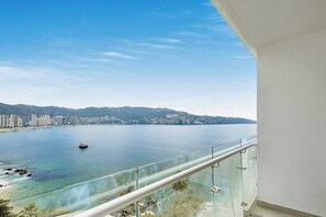 Deluxe Room Double | 房內夾萬、遮光窗簾/窗簾、熨斗/熨衫板、免費嬰兒床