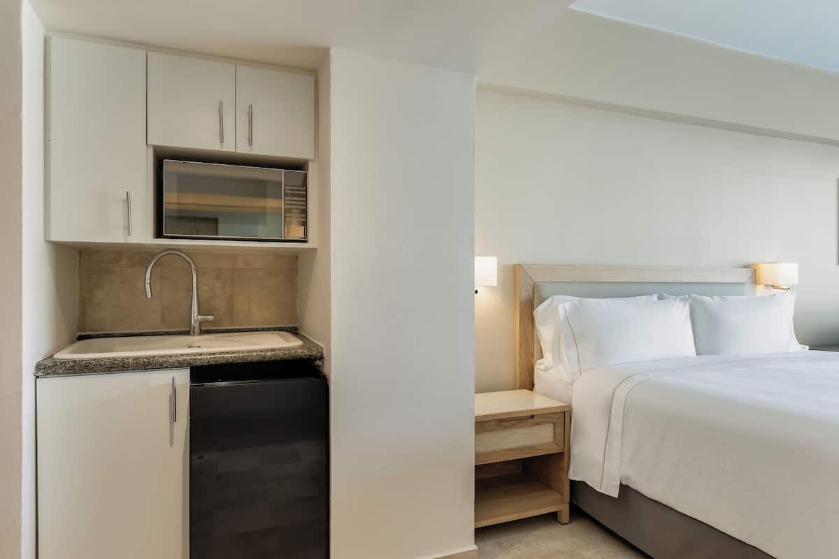 Deluxe Room (Stand Alone) | In-room safe, laptop workspace, blackout curtains, iron/ironing board