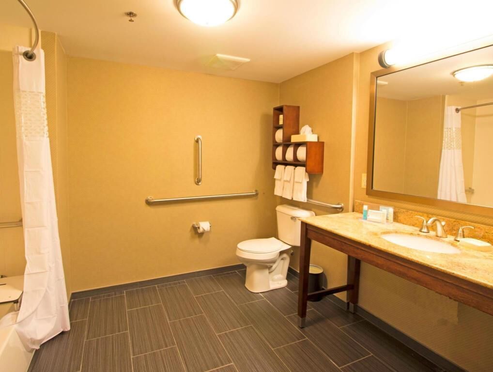 Baño | Amenidades de baño gratuitas, secadora de cabello, toallas 