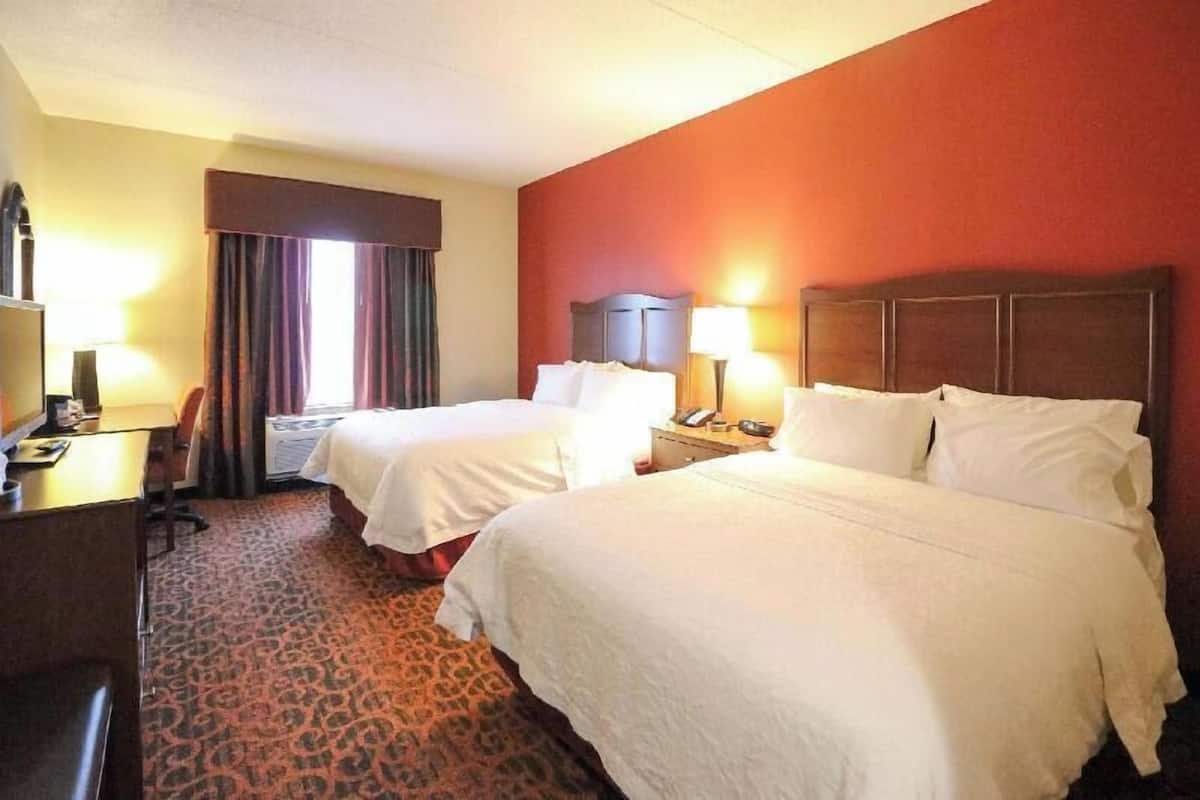 Premium bedding, pillowtop beds, in-room safe, desk