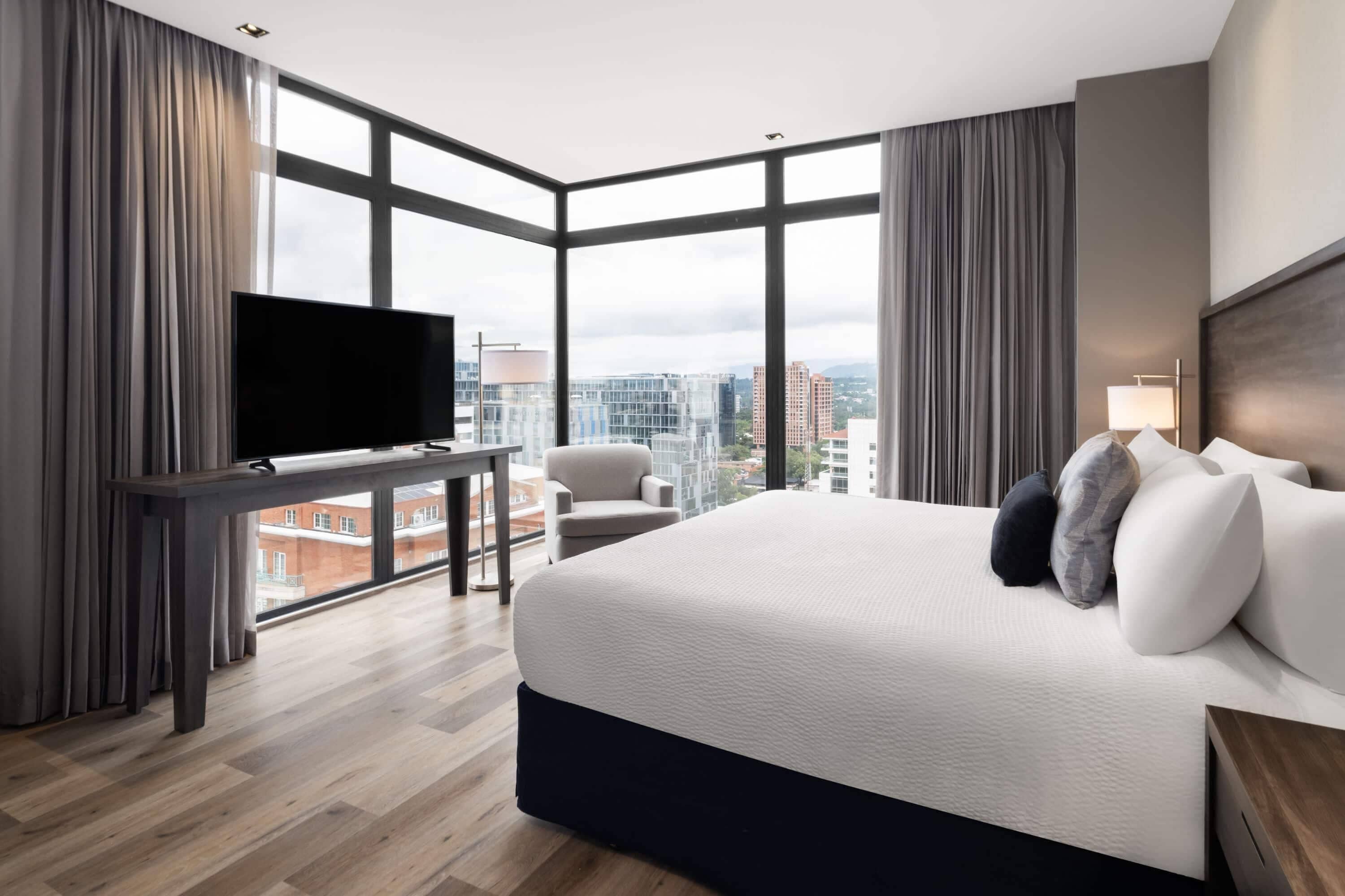 Business, 1 King Studio One Bedroom Suite