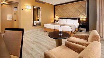 Artículos de higiene personal ecológicos, secador de pelo y zapatillas