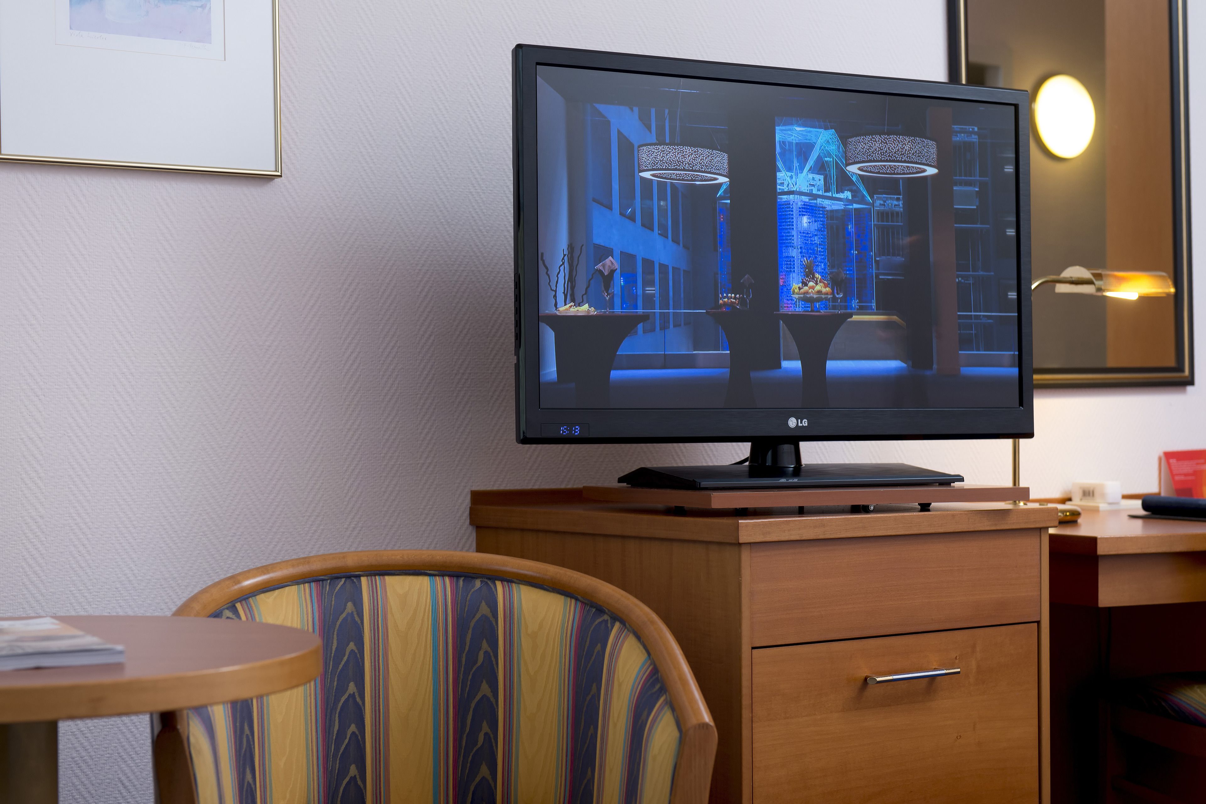 standard room (guest) | 1 bedroom, hypo-allergenic bedding, in-room safe, desk