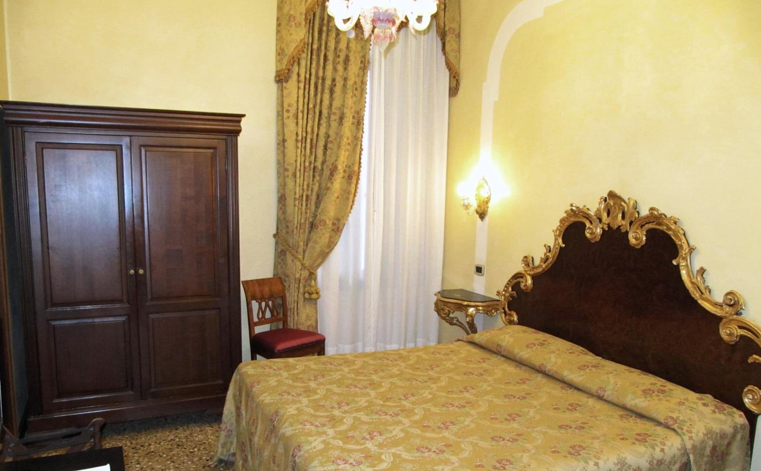 minibar, in-room safe, desk, blackout curtains