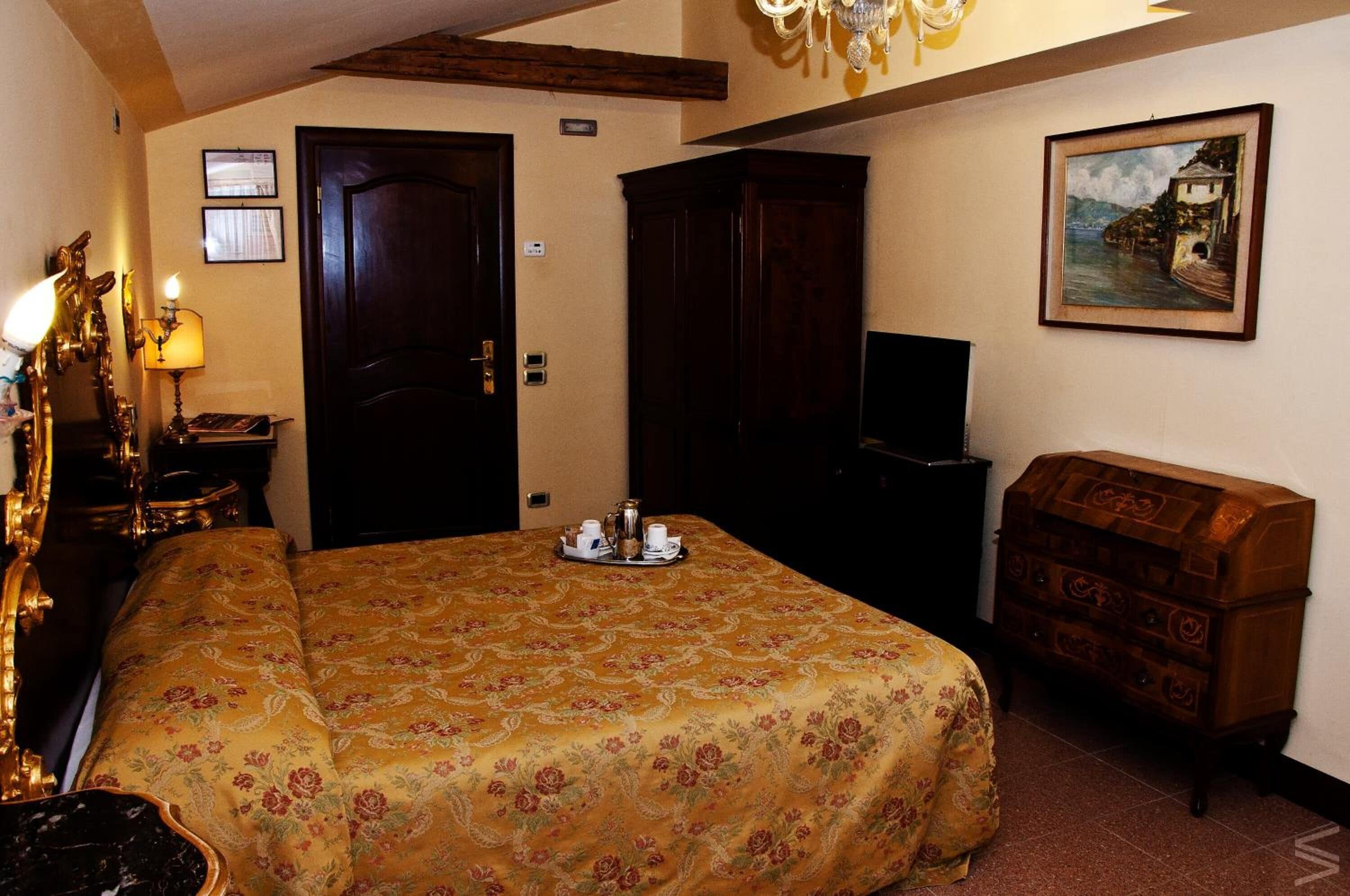 minibar, in-room safe, desk, blackout curtains