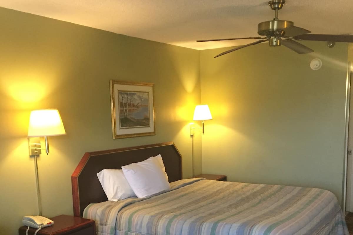 Desk, iron/ironing board (on request), free WiFi, bed sheets