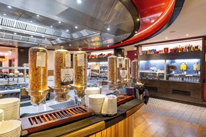 Daily full breakfast (AUD 39 per person)
