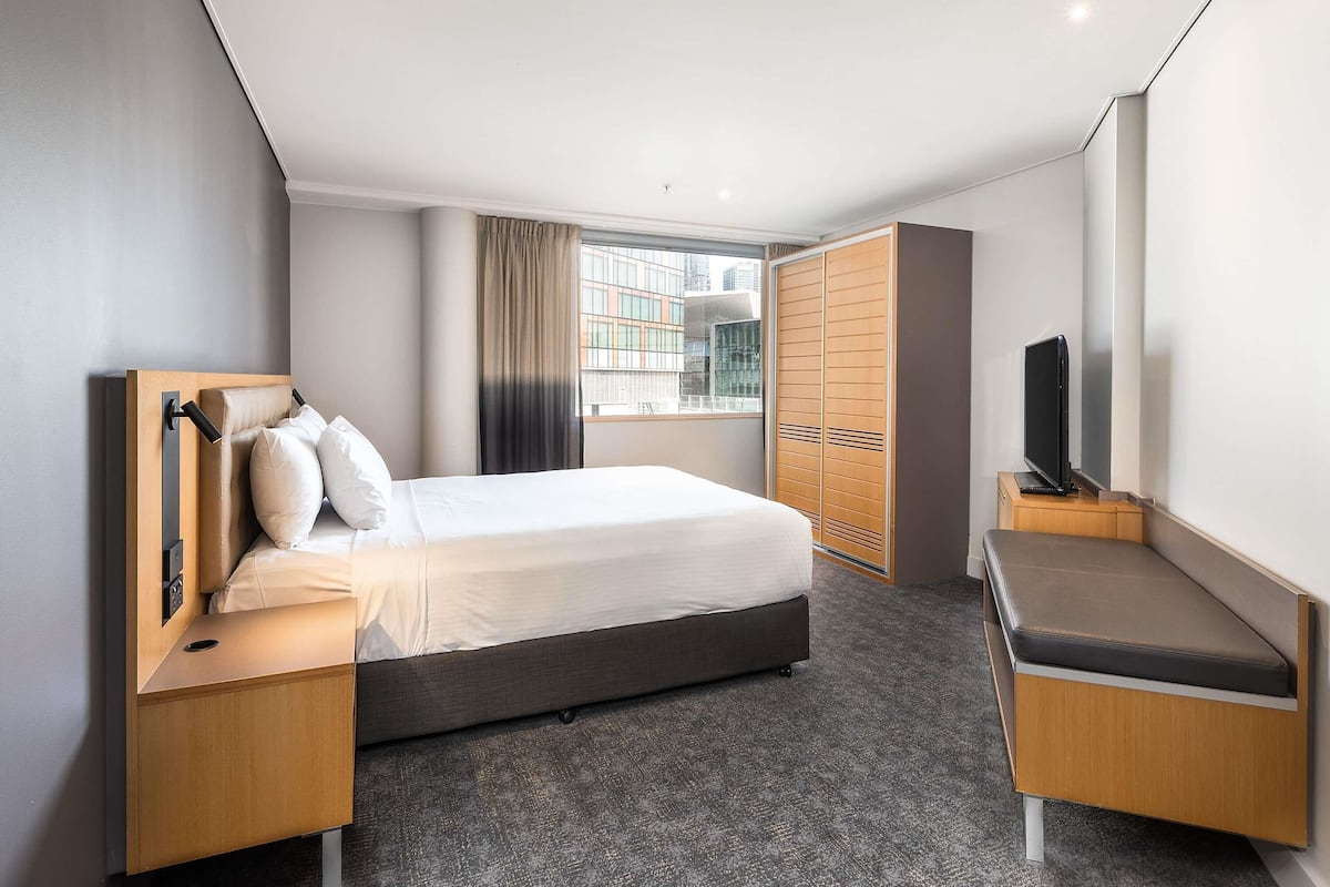 Executive Suite, 1 Katil Kelamin (Double) | 1 bilik tidur, peti besi dalam bilik, meja, langsir/tirai gelap terus