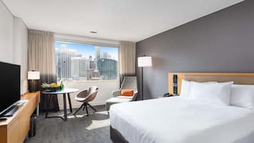 Executive Room, 1 Queen Bed (Darling Harbour Facing)