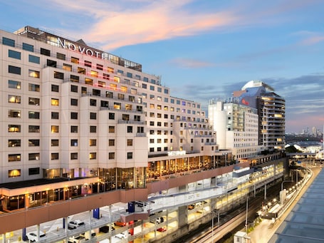 Exterior. Novotel Sydney on Darling Harbour