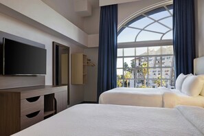 Luxe beddengoed, pillowtop-bedden, een kluis op de kamer