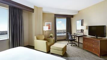 Standard Room, 1 King Bed, Non Smoking, Harbor View | Premium bedding, in-room safe, desk, laptop workspace