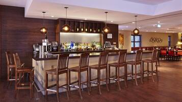 Pub, alfresco dining, open daily