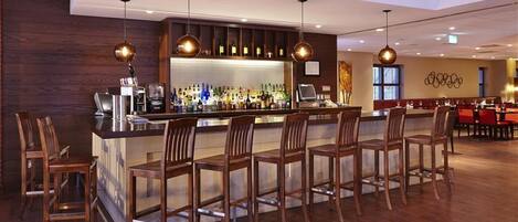 Pub, alfresco dining, open daily