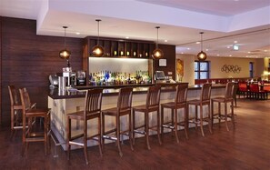 Pub, al fresco dining, open daily