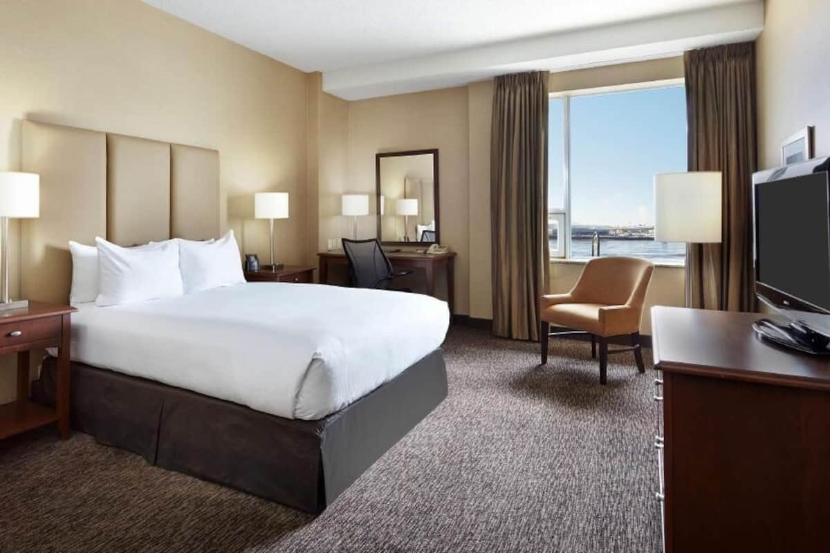 Literie de qualité, coffre-fort, bureau